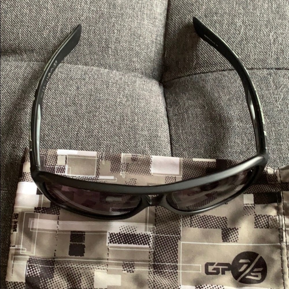 Oakley Dispatch II